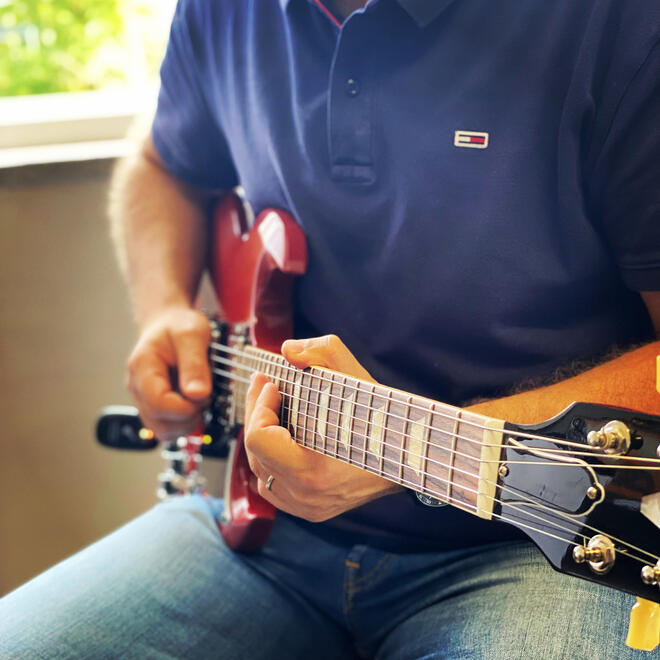 Lezione di chitarra elettrica alla Double One